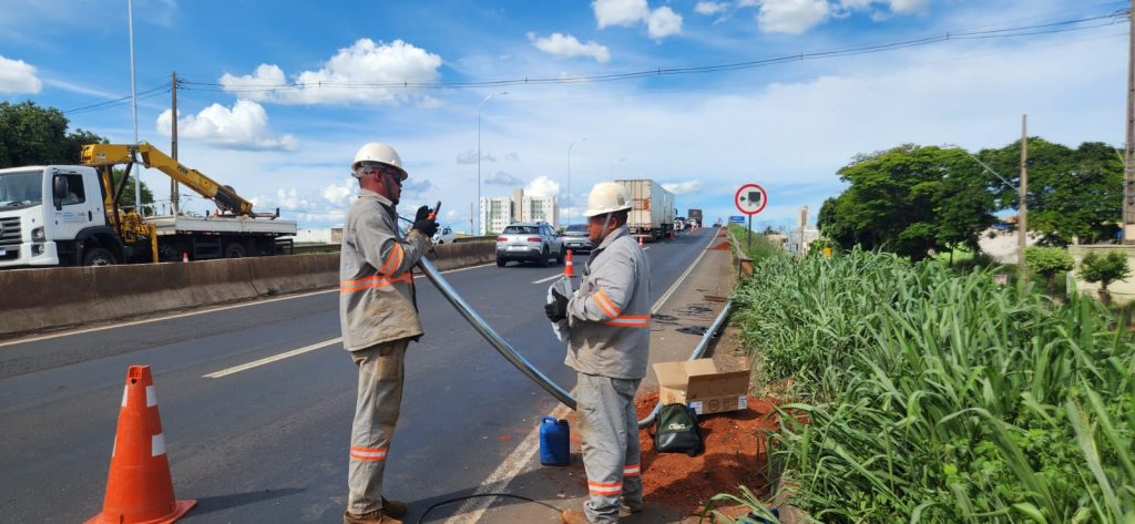 PPP da iluminação pública instala 19 postes metálicos e sete de concreto na BR-365 1