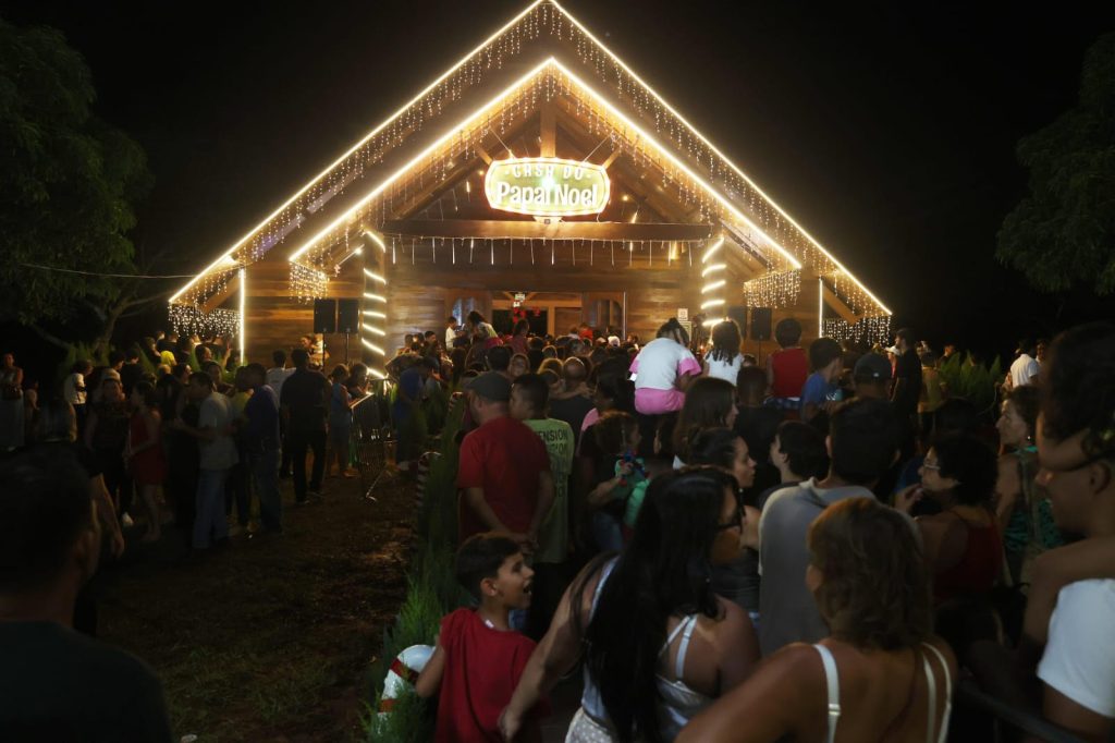 Prefeitura inaugura iluminação de Natal de Uberlândia em cerimônia no Parque do Sabiá 3