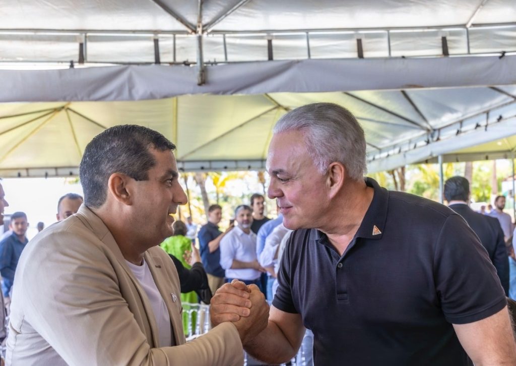 Prefeitura participa de eleição e posse da nova presidência e diretoria da Amvap 1