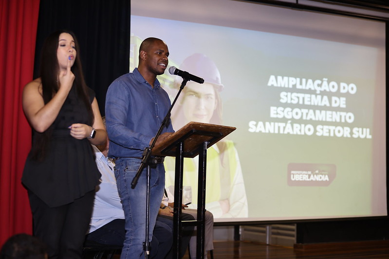 Prefeitura assina ordem de serviço para ampliação do sistema de esgotamento sanitário do setor Sul 2