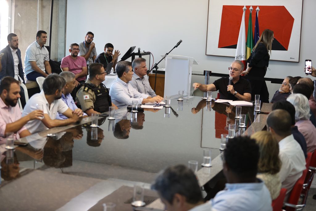 Prefeitura lança sistema de videomonitoramento da frota de ônibus do transporte público em Uberlândia e das 24 estações dos corredores das avenidas João Naves e Segismundo 1