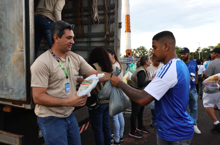 Administrado pela Prefeitura, Estádio Parque do Sabiá recebe mais de 15 mil torcedores no jogo entre Cruzeiro e Vasco 2