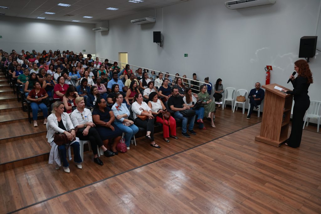 Prefeitura realiza palestras sobre direitos civis e violência contra a criança e o adolescente aos profissionais da saúde 1