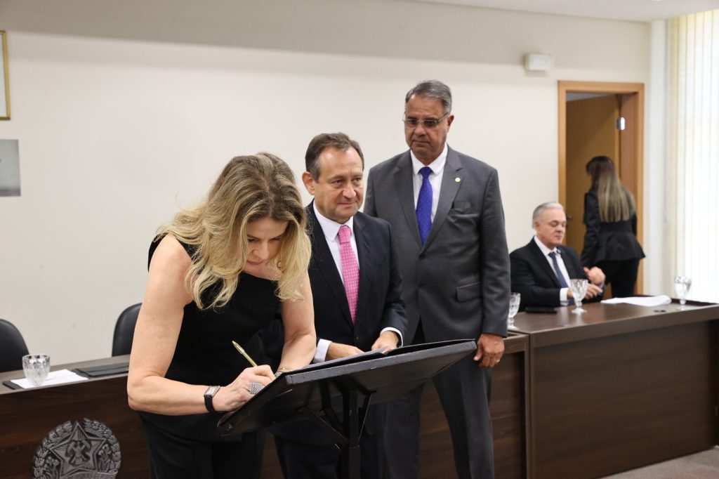 Prefeitura participa de evento de adesão da turma recursal de Uberlândia ao projeto-piloto do TJMG 2