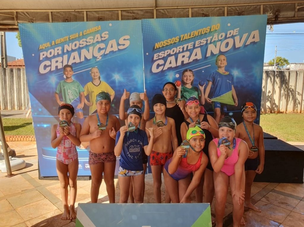 Prefeitura promove Festival Interno de Natação Olímpica e Paralímpica com participação de 250 alunos 1