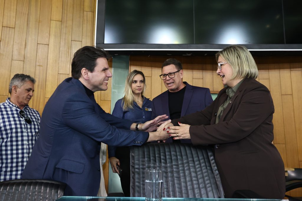Prefeitura participa de Seminário Estadual sobre PEC que trata de medidas emergenciais para o equilíbrio fiscal dos municípios 1