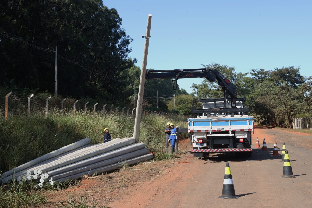 Prefeitura inicia instalação de nova iluminação pública em 22 vias de Uberlândia 1