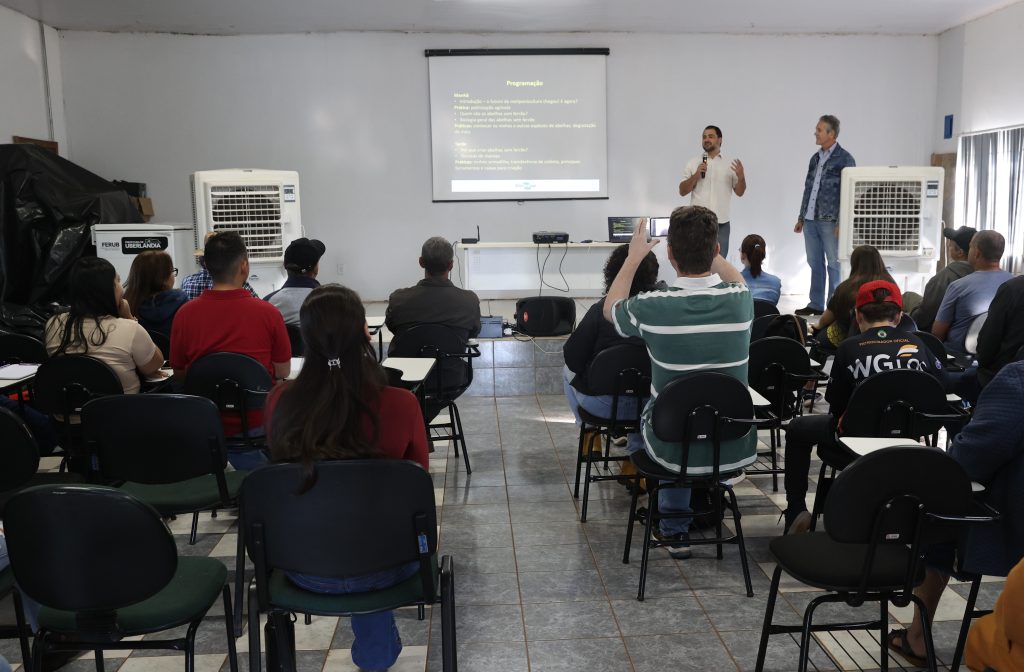 Ferub realiza Minicurso Meliponicultura gratuito sobre criação de abelhas sem ferrão 1