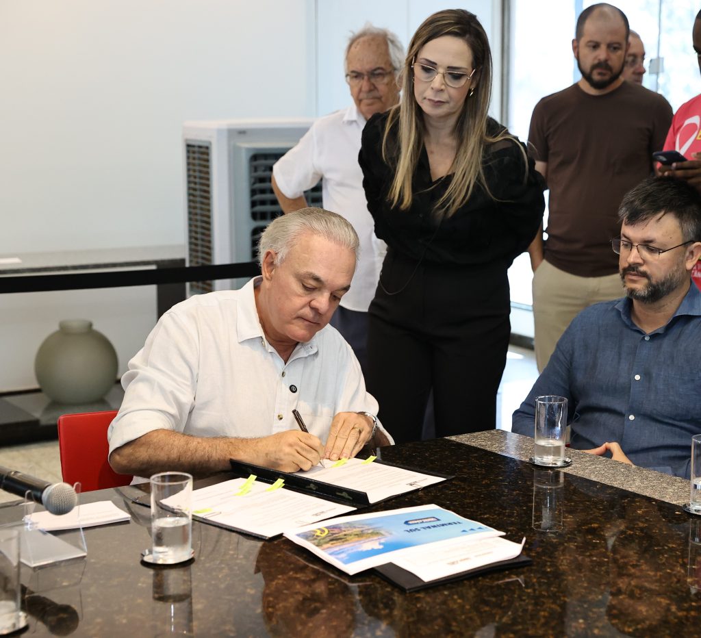 Prefeitura assina ordem de serviço para construção do Terminal Sul 1