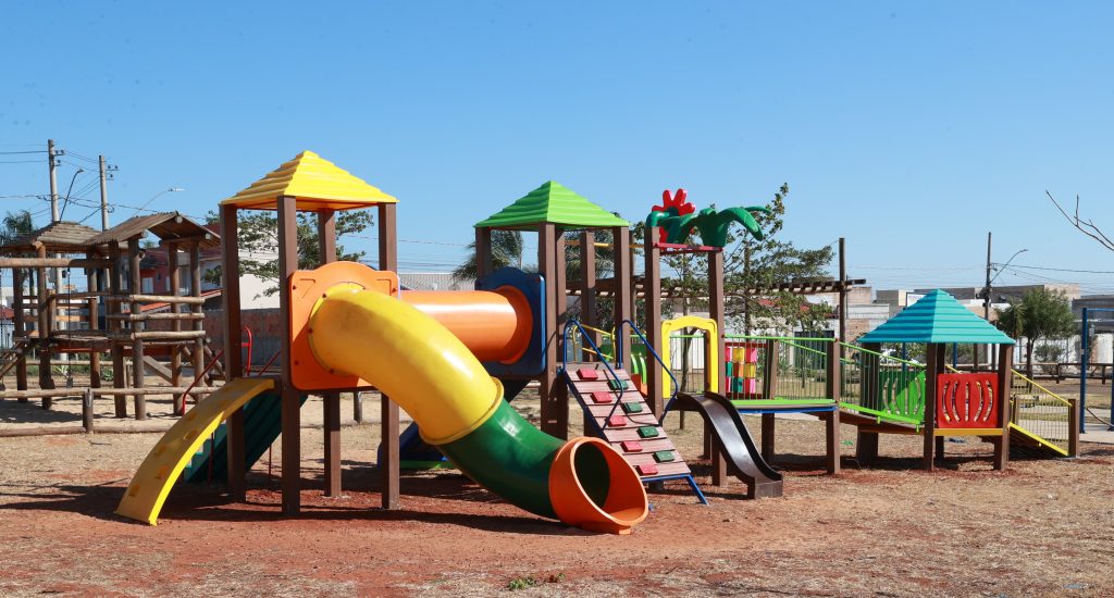 Prefeitura instala 15 novos playgrounds em praças de Uberlândia 1