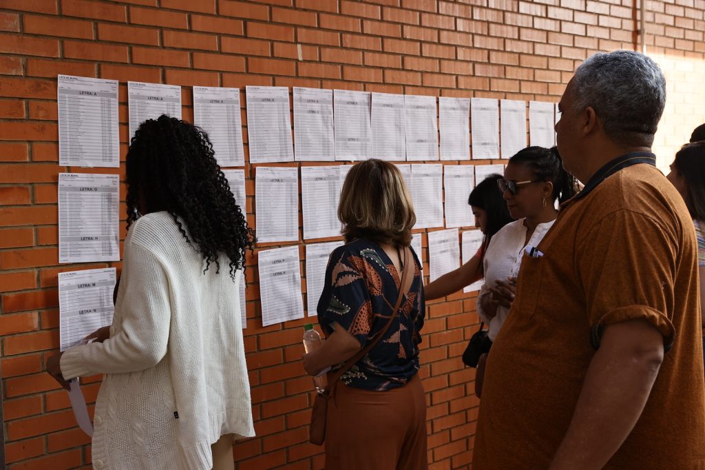 Prefeitura realiza primeiro dia de provas do Concurso Público 2025 com aproximadamente 27 mil participantes 1