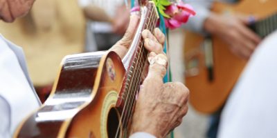 Uberlândia possui mais de 50 grupos de Folia de Reis que celebram esse festival todos os anos, levando um pouco dessa tradição para toda população.